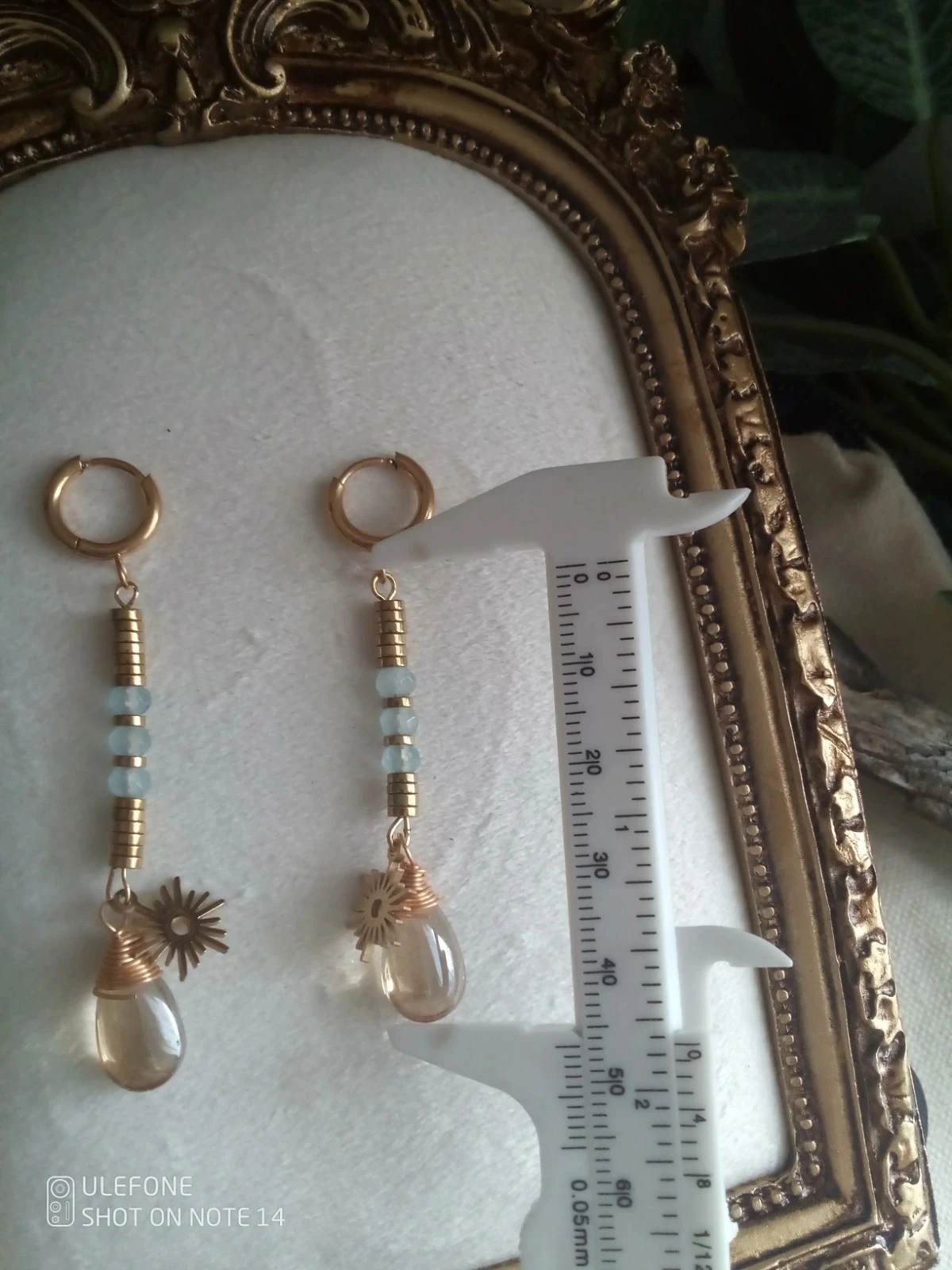 Pendientes bohemios de gotas de vidrio champagne y piedras naturales aguamarina – photo 2
